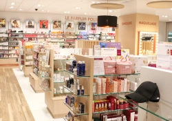 UHPS - Eleclerc IFS - aménagement magasin parfumerie 